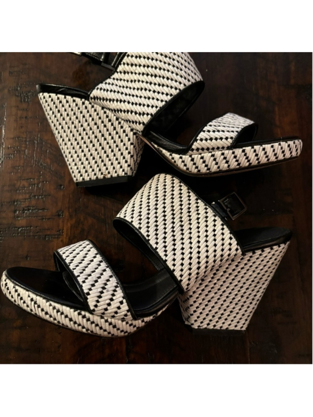 JOHNSON & MURPHY HIGH HEELED SANDALS BLACK AND WHITE EXCELLENT CONDITION 7 1/2 M - Picture 3 of 7